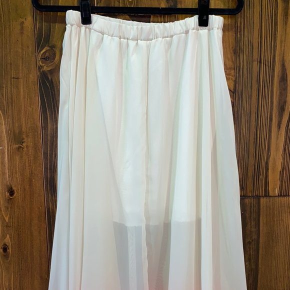 Maxi Skirt, Ivory and Cream Size Large - Picture 3 of 4